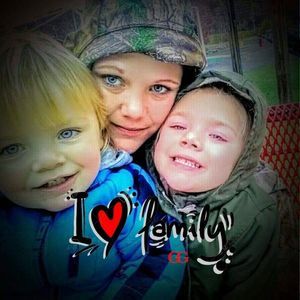 Meet your Posher, Holly